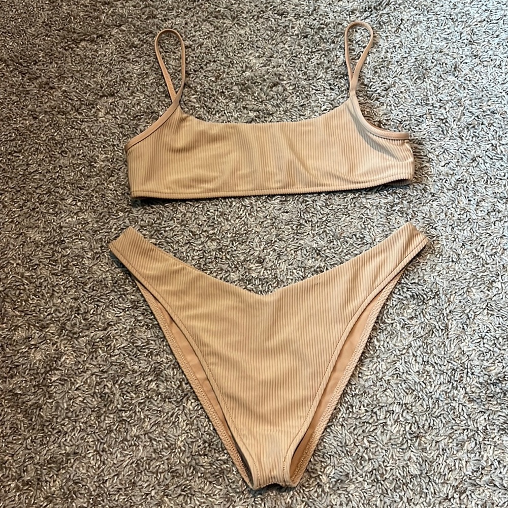 Frankie’s bikini